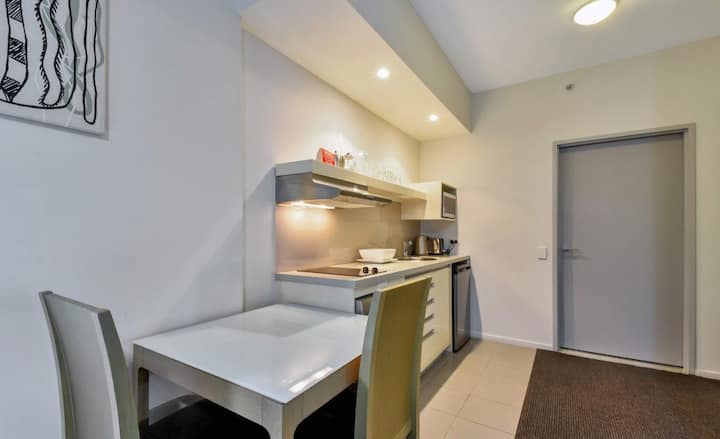 Executive Apartment With Private Balcony - Darwin
