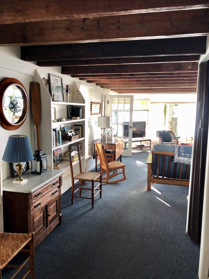 Vintage Lake House On Quiet Cove - Owasco Lake, NY