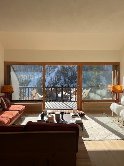 Bright,cosy & chic mountain flat
