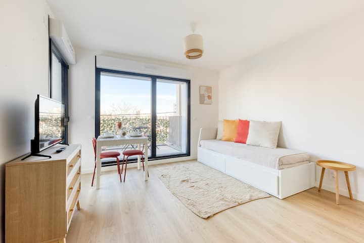 Le Petit Montreuil • Parking • Proche Paris - Fontenay-sous-Bois