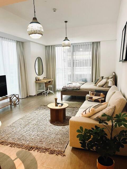 Spectacular Corner Studio at Yas | Beach Access