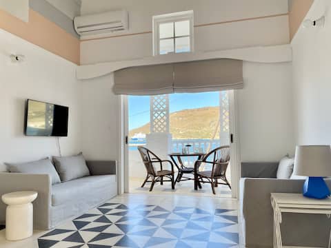 Looking For the Sun Andros Vacation House III