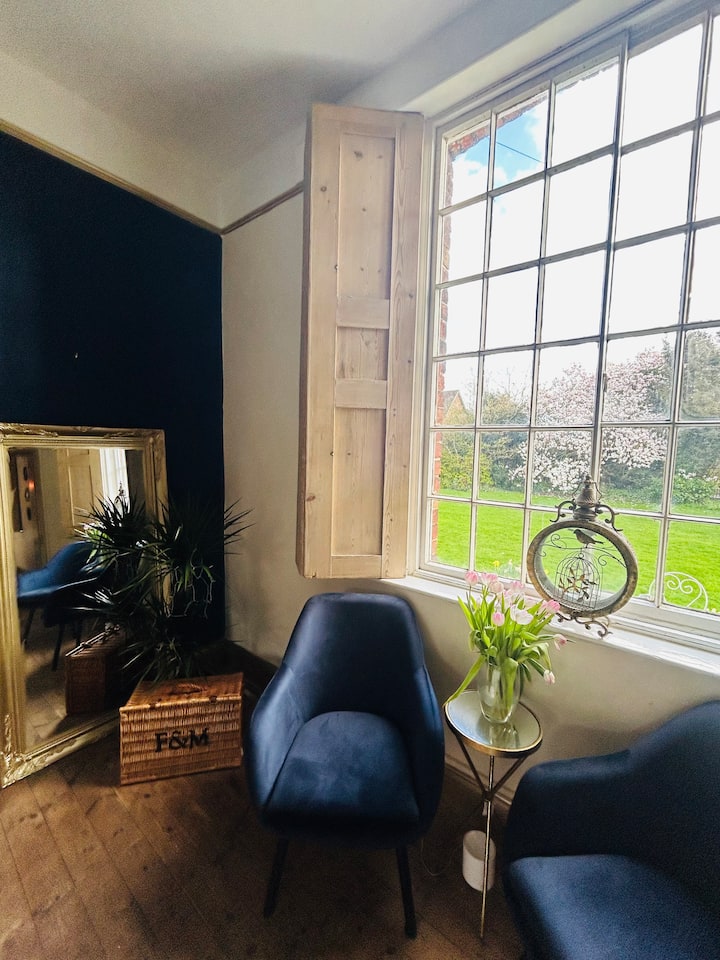 Charming 17th Century Farmhouse - Telford