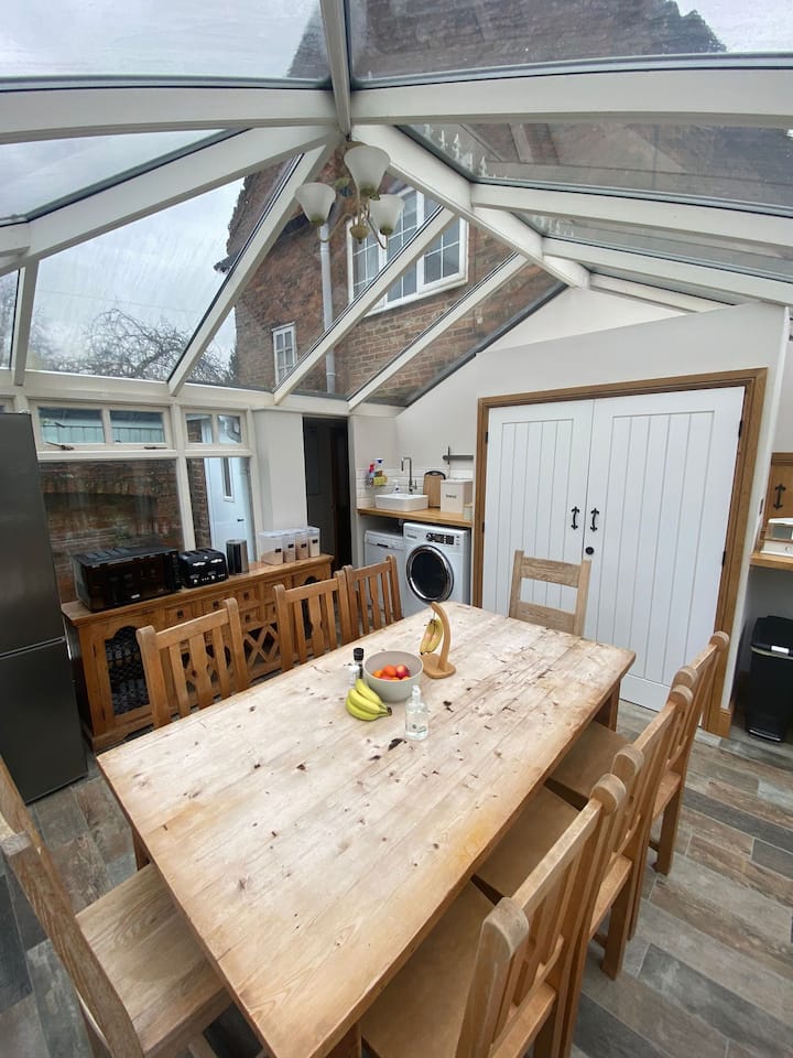 Holiday Home, 5 En-suite Rooms - Selby