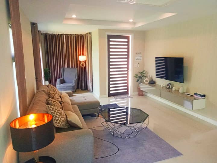 The River Near Central Plaza
3bed•3bath - Warin Chamrap