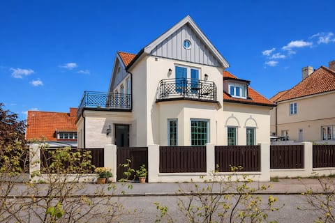 Exclusive villa in Fridhem, near sea & shops
