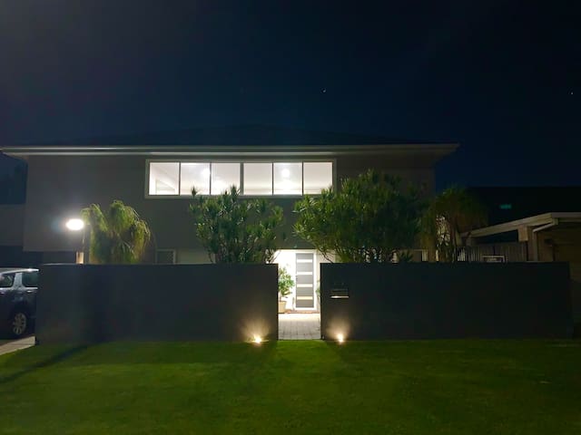 Modern spacious 2 story home gallery image 2