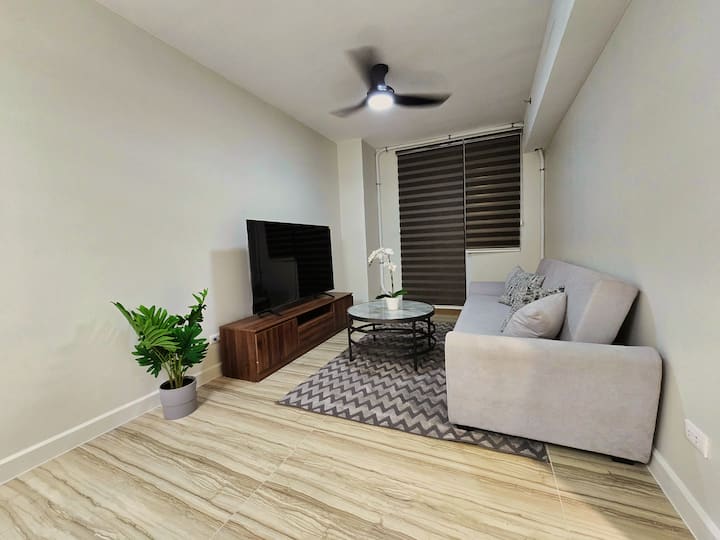 Luxury Sky Condo | 40th Floor | Ortigas Views - 필리핀