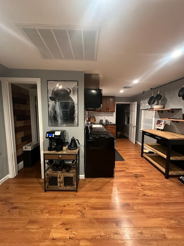 Lancaster Retreat Suite-upper - Lancaster, NY