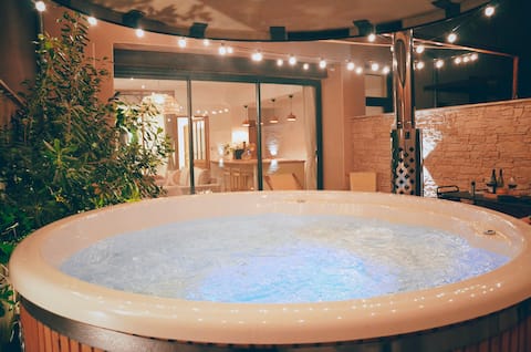 Hermès – Suite with private Jacuzzi in Nyons