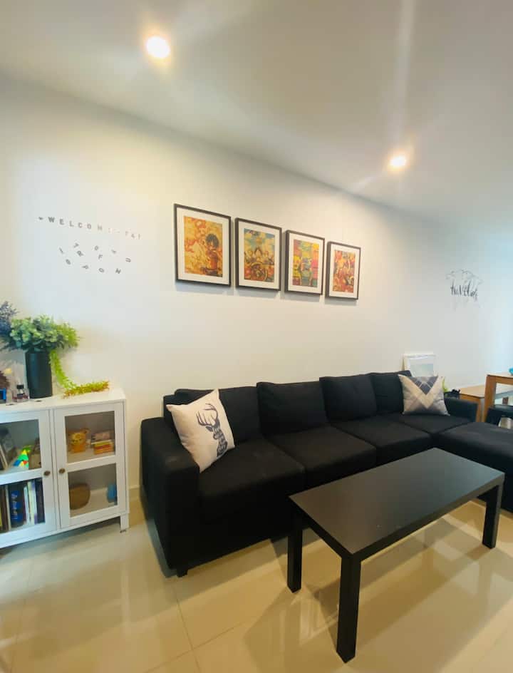 Baan 74 Modern Family 3BR Townhome @ Impact Arena