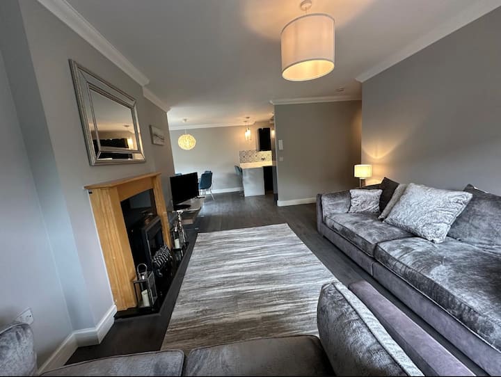 Malahide 5* Luxury Spacious Apartment Sleeps 6 - Swords