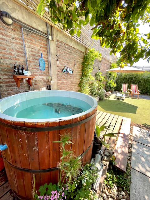 Accommodation and celebrations in Santiago with Tinaja