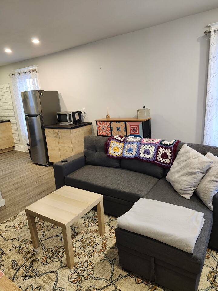 Central 1 Bdrm - Modern And Bright - Port Colborne