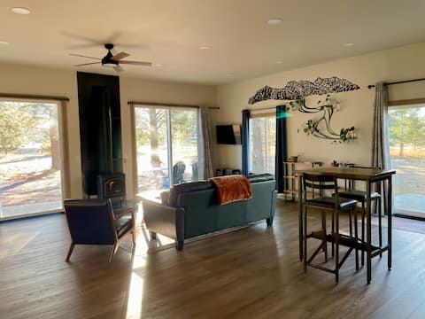 Successful Airbnb property: Inspiration Cabin-King Bed Stay in Columbia Falls