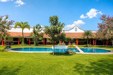 Weekend house with pool and large garden