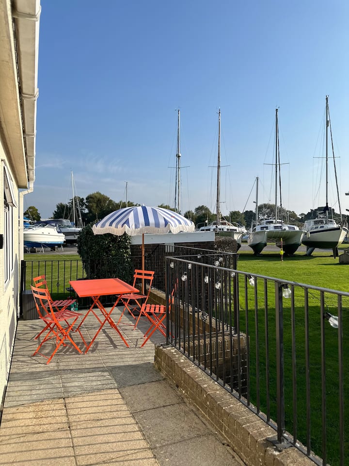 Peaceful Riverside Lodge- Club Casita - Bournemouth