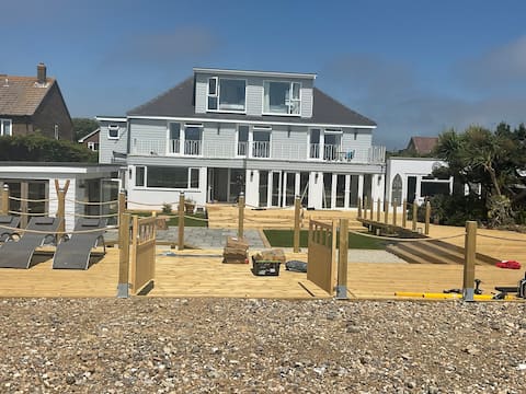 5* luxury 16 person beach house