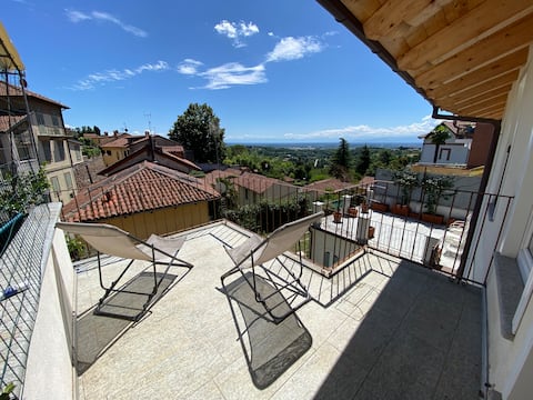 Panoramic hillside apartment