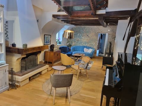 Large 95 m² duplex in the heart of the village of Marly