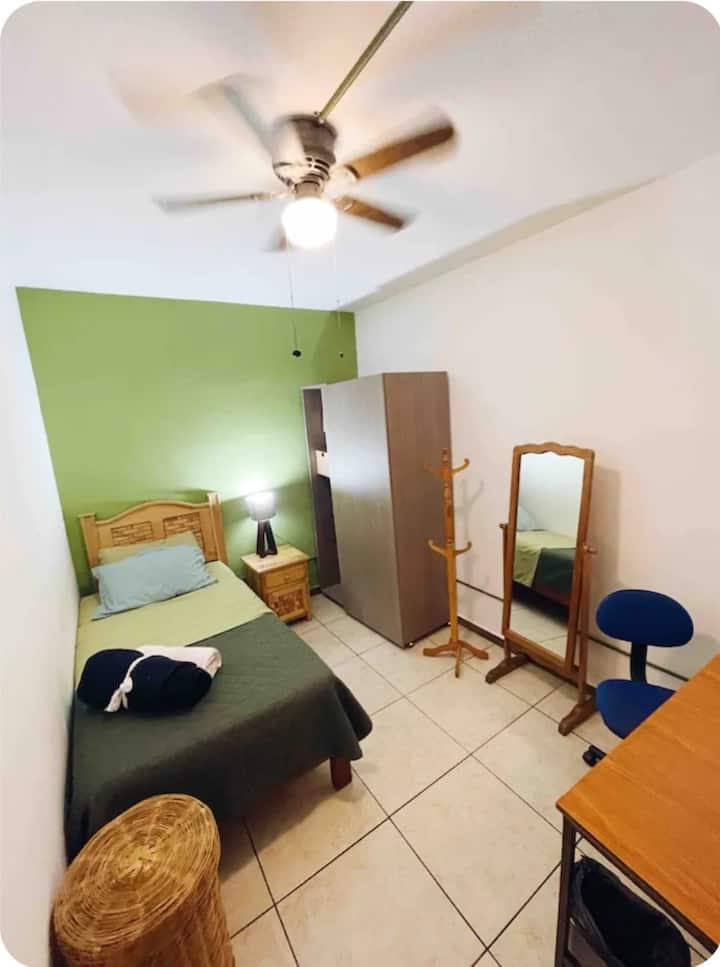 Ეს არის №2 ოთახის ამჟამინდელი გაფორმება 
 