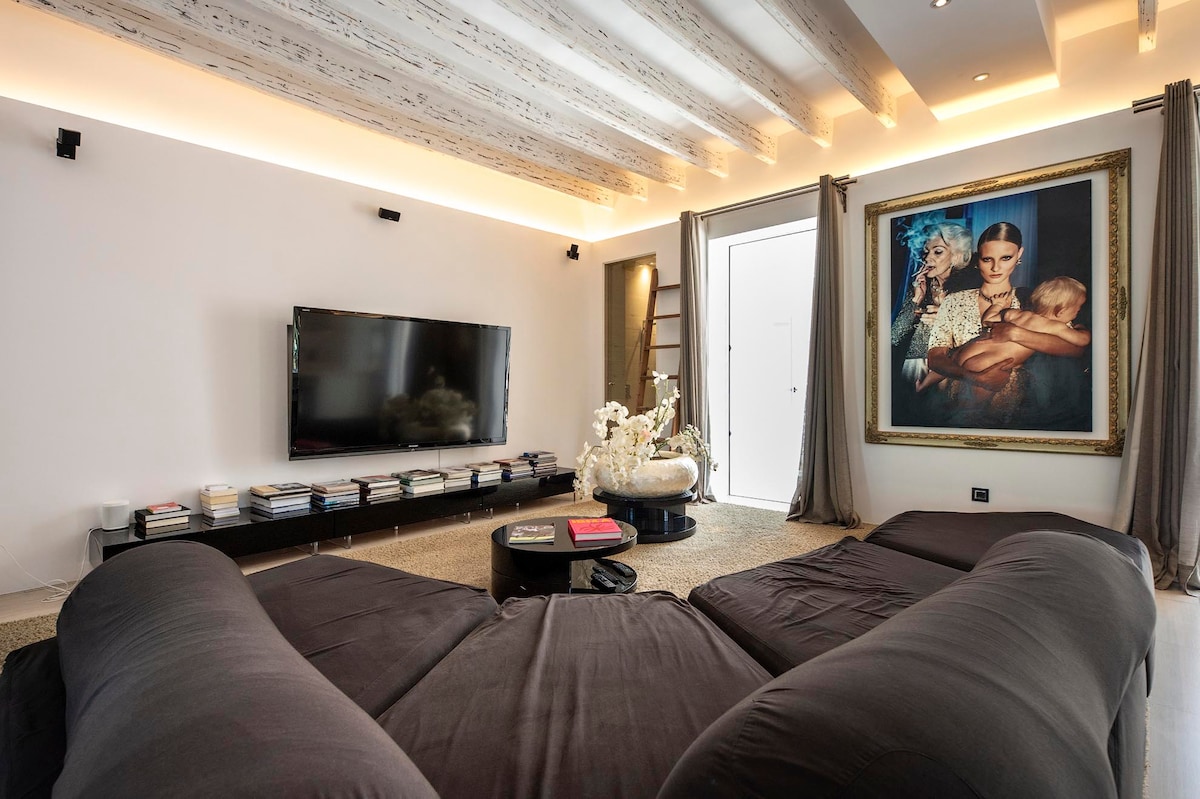 Top performing Airbnb: Old Town - Modern Luxury 300m2 - Penthouse in Eivissa