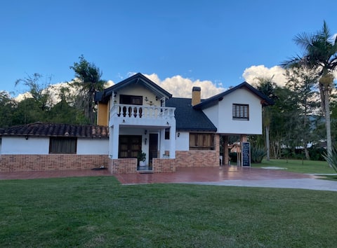 Beautiful estate in the eyebrow