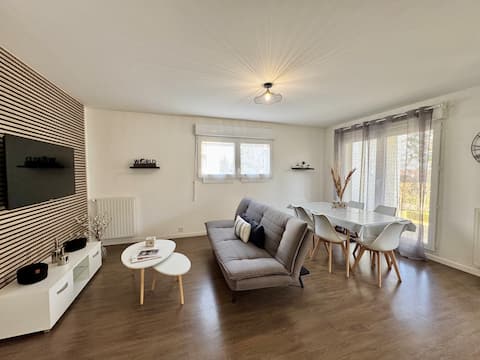 Le Gregorien, Saint-Grégoire city center