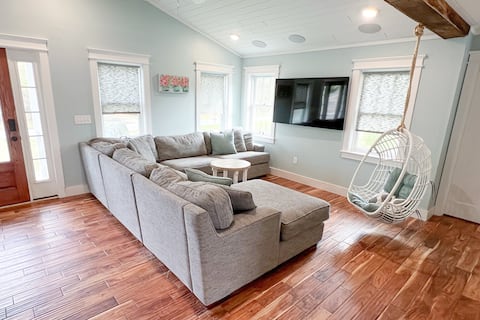 Successful Airbnb property: Seaside Retreat: Fully Renovated & Pet Friendly in Kitty Hawk