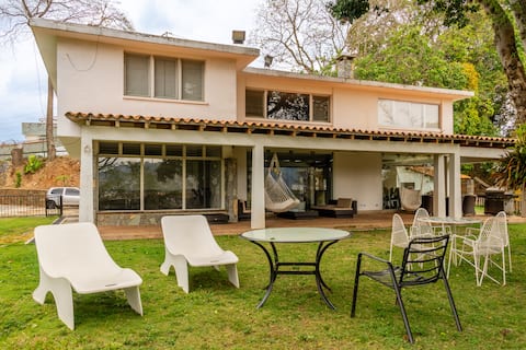 House with Jacuzzi, Pizza Oven, and Private Park