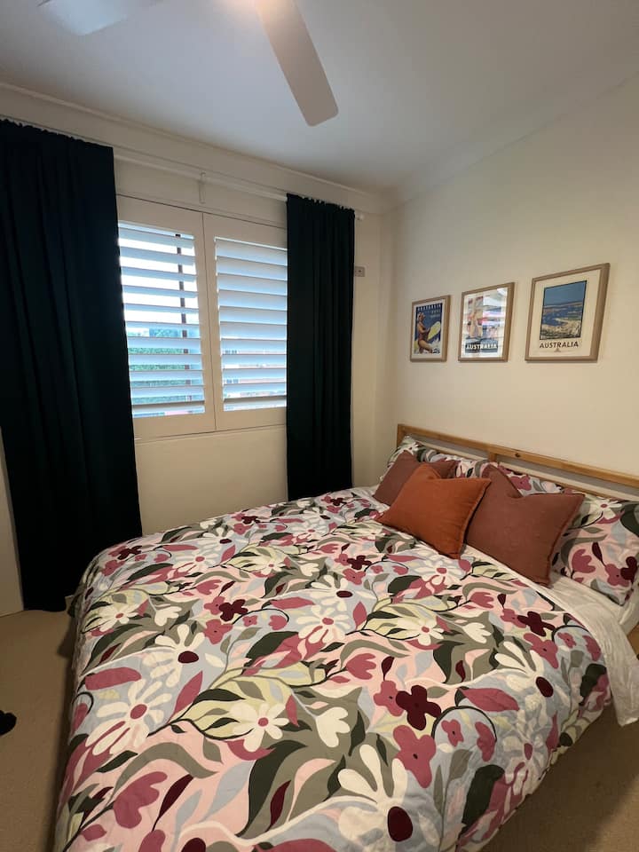 Manželská posteľ so zeleným výhľadom 