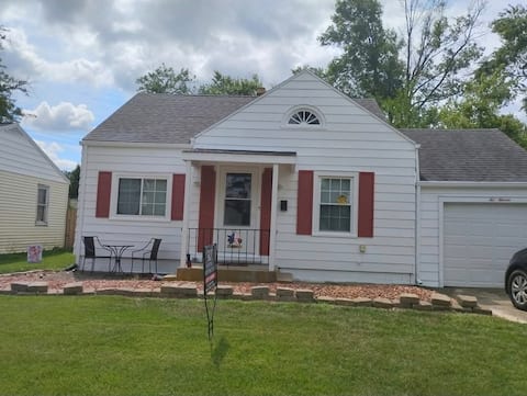 North end 2 bed/1 bath Cape Cod