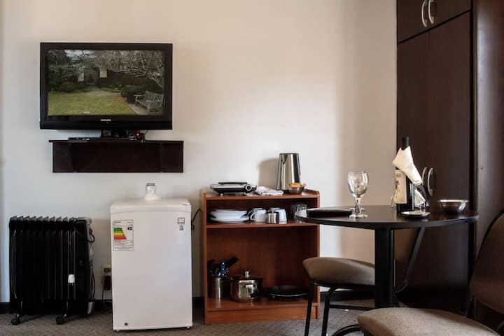 Calacoto Queen Suite | Sleeps 4 · Zona Sur · Wi-fi - La Paz