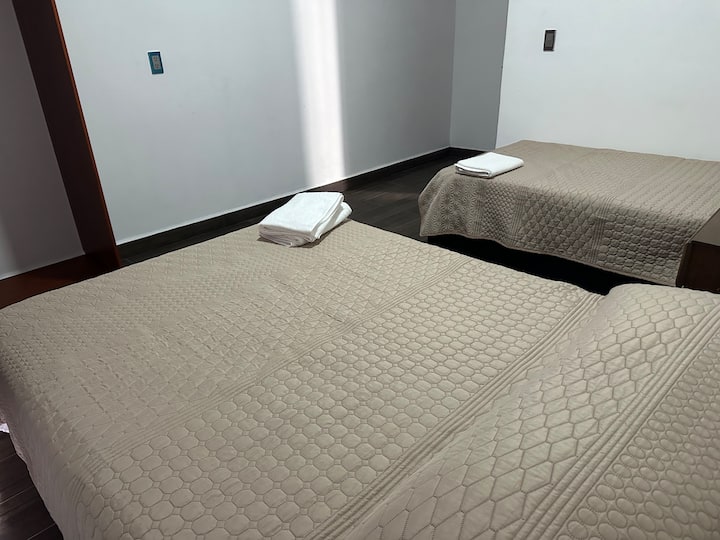 Schlafzimmer 2