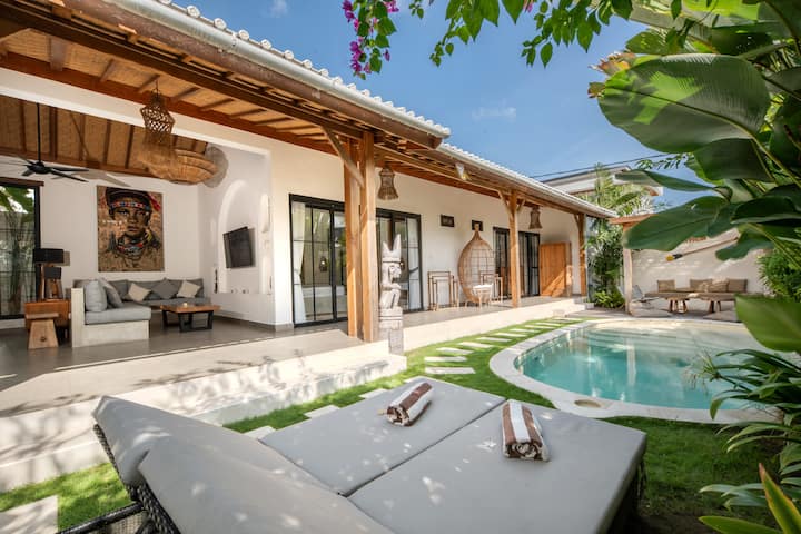 2br Villa Te Anuanua Luxury Pool Villa Near Beach - Kuta