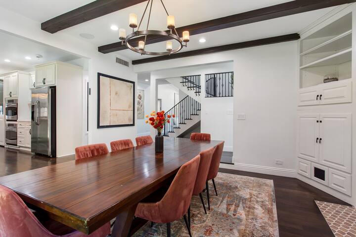 Villa Serenity, 5 Bedrooms Hot Tub. gallery image 3