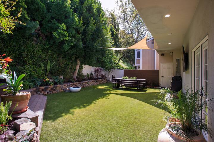 Villa Serenity, 5 Bedrooms Hot Tub. gallery image 2