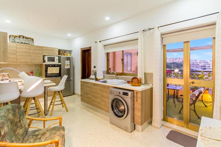 Sunny Maltese Townhouse Madonnina Kalkara - Malta