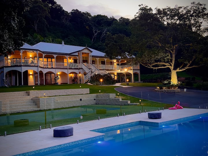 Cedar House Luxurious Mountain Estate - Tamborine Mountain