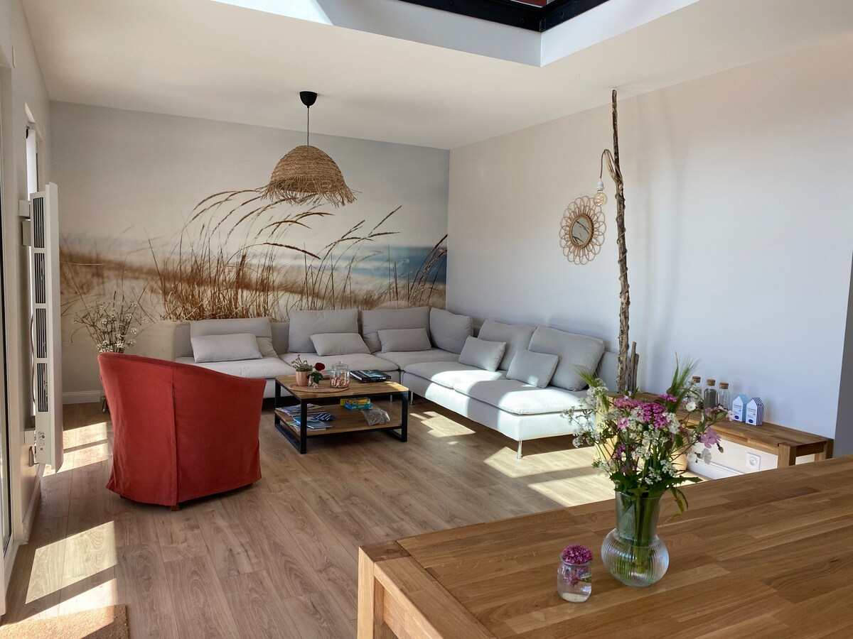 Top performing Airbnb: Sea view 50 m beaches & center 4 bedrooms St/Marc sur mer in Saint Nazaire
