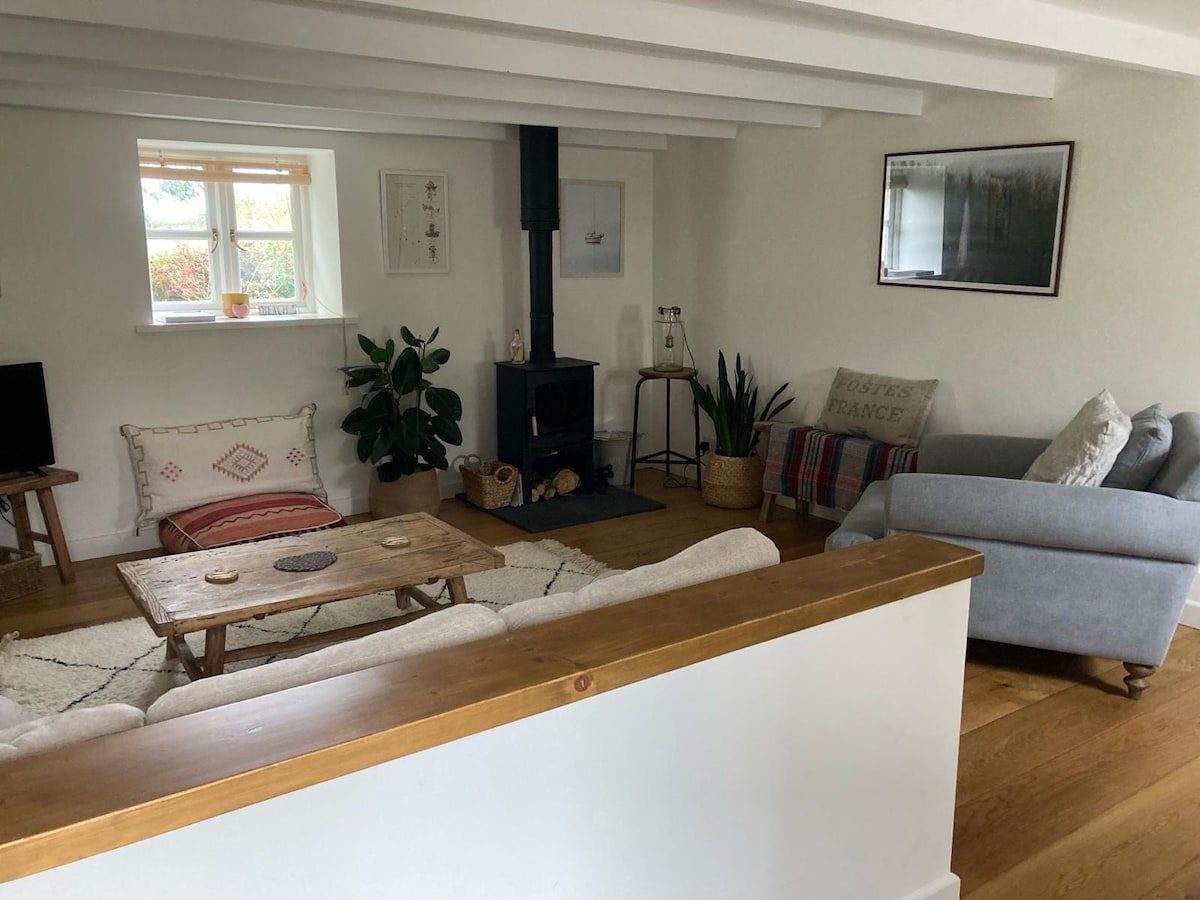 Annuncio Airbnb popolare: Beautiful rural cottage near coast a St. Columb Major