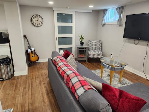 Top performing Airbnb: Cozy, Cute and Comfortable in St. Catharines