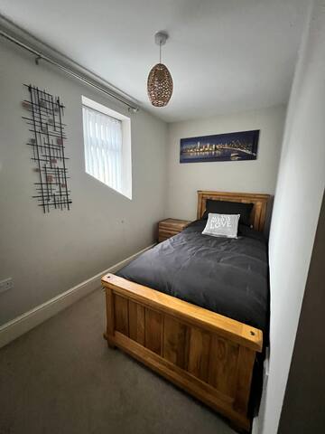 Luxurious 3 Bedroom Townhouse With Hottub & Sauna. gallery image 4