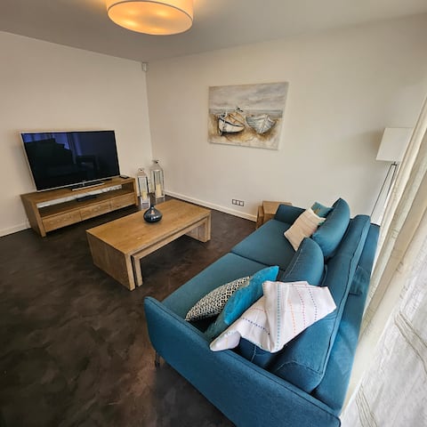 Successful Airbnb property: 75 m2 on the banks of the Seine in Chatou Paris La Défense in Yvelines