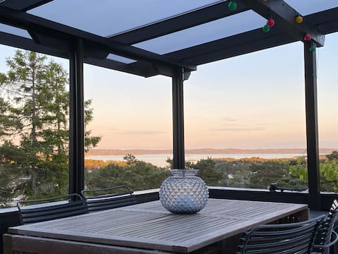 Cabin near the sea with great views