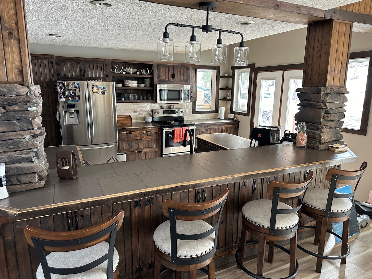 Home away from Home Houses for Rent in Hinton, Alberta, Canada Airbnb