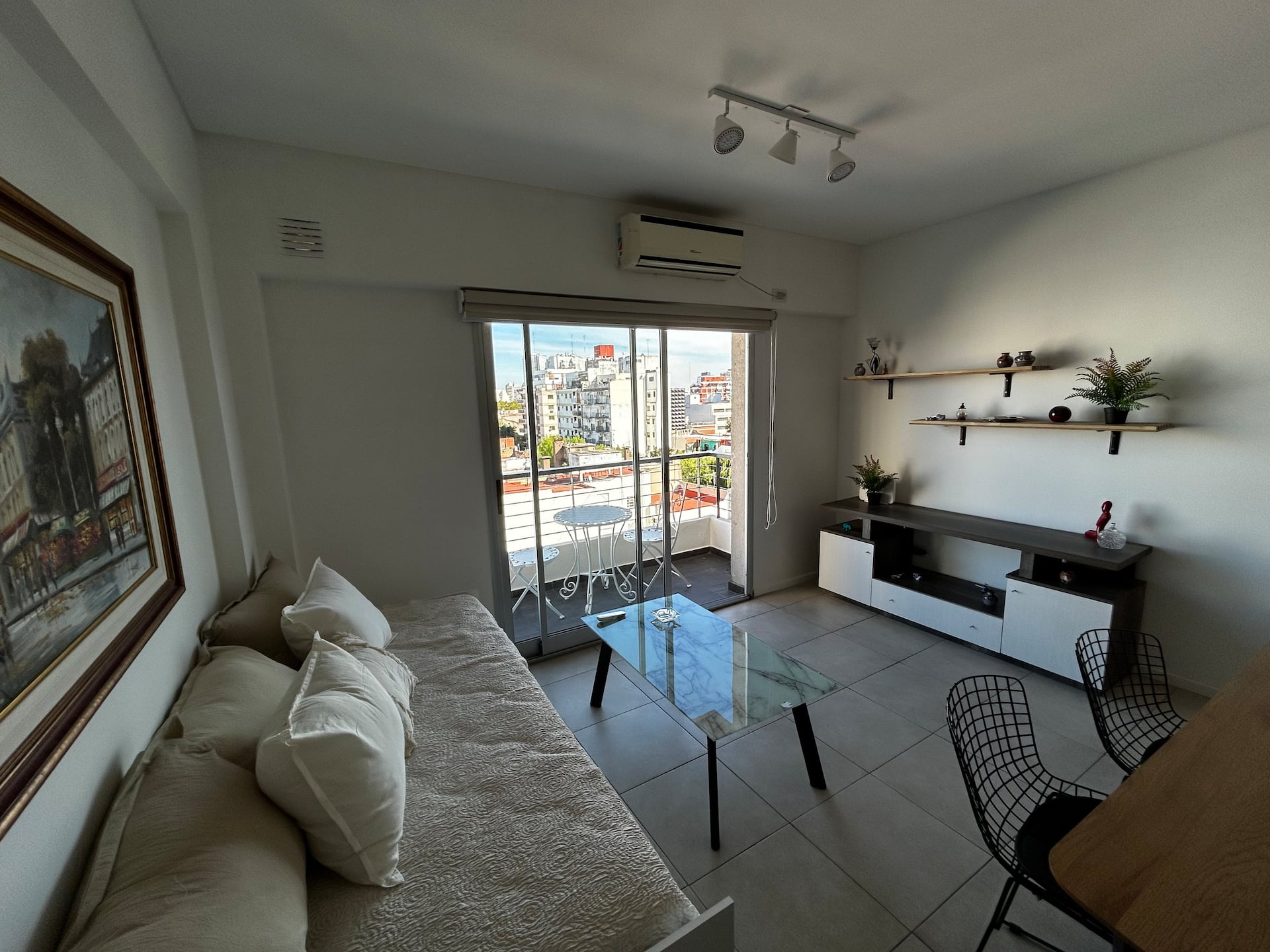 Two-room apartment with parking in Balvanera