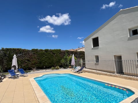Family villa with pool and garden