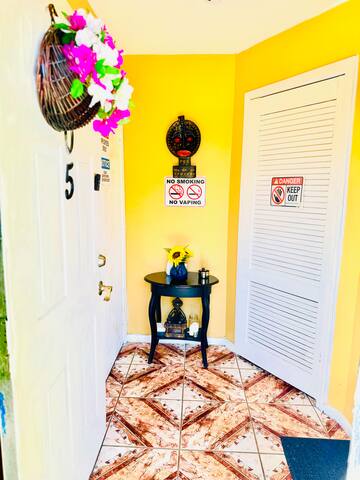 Peaceful 3 Bedroom Home- EWR/NYC gallery image 2