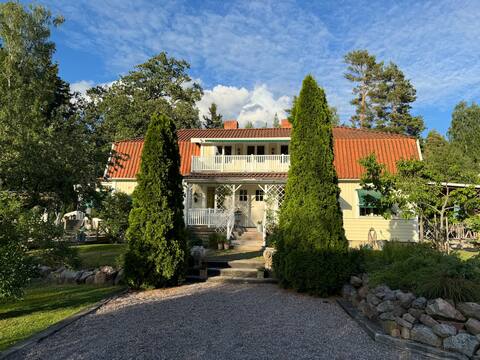 Fridfull idyll vid sjö